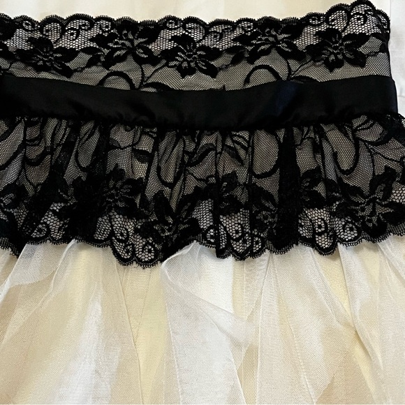 BCBG Girls Shantung Bodice Dress Winter White and Black Layered Tiered Tulle 12 - Picture 15 of 16